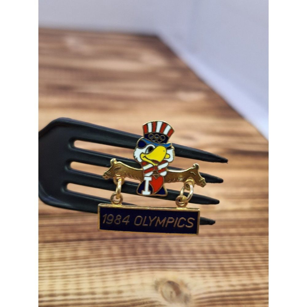 Olympic Memorabilia LA 1984 Eagle Vintage Tack Pin T-3181